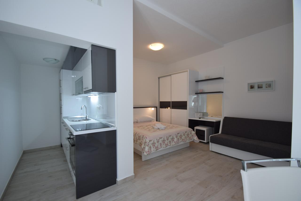 Apartment Anica Kuk Starigrad Paklenica Exterior photo