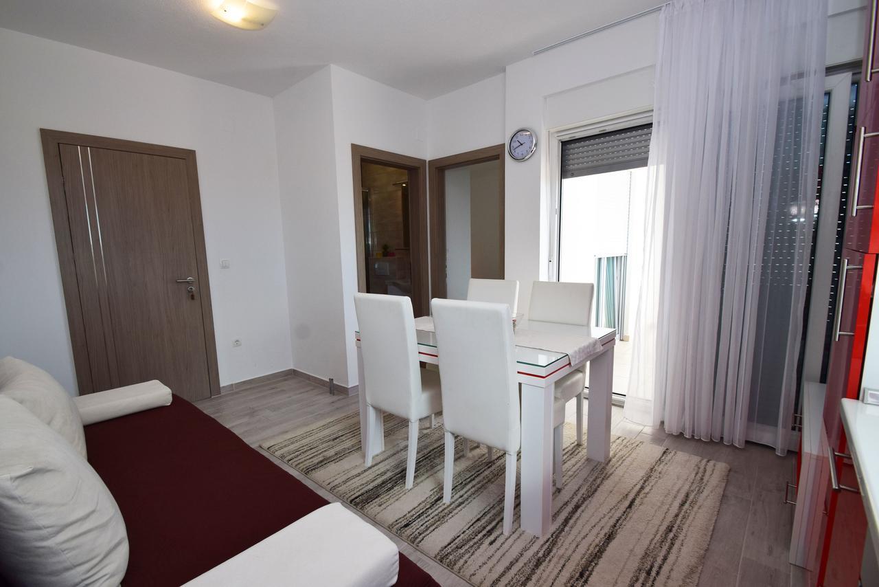 Apartment Anica Kuk Starigrad Paklenica Exterior photo